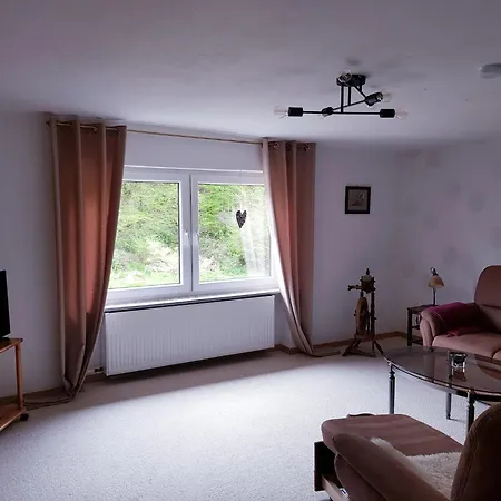 Gemuetliche Ferienwohnung In Kaifenheim, Cleaning Included * Kaifenheim