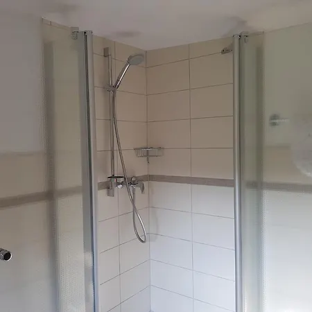Gemuetliche Ferienwohnung In Kaifenheim, Cleaning Included Daire