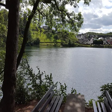 Daire Gemuetliche Ferienwohnung In Kaifenheim, Cleaning Included *